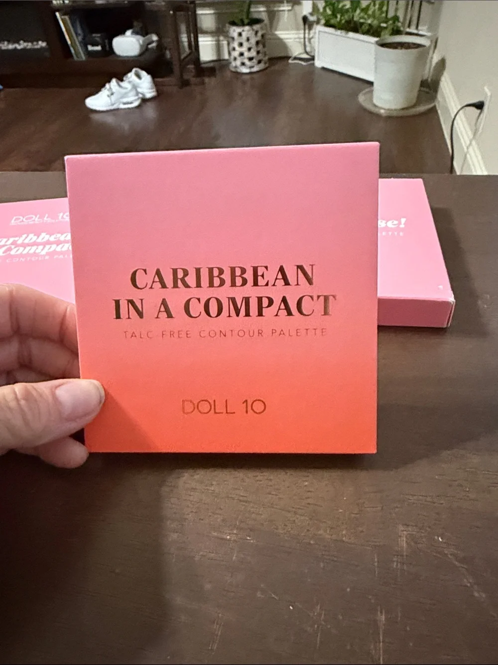 Doll 10 Caribbean in a compact Contour